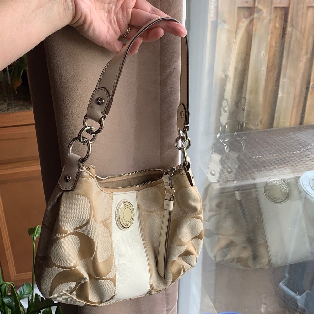 Coach beige purse - Picture 2 of 7